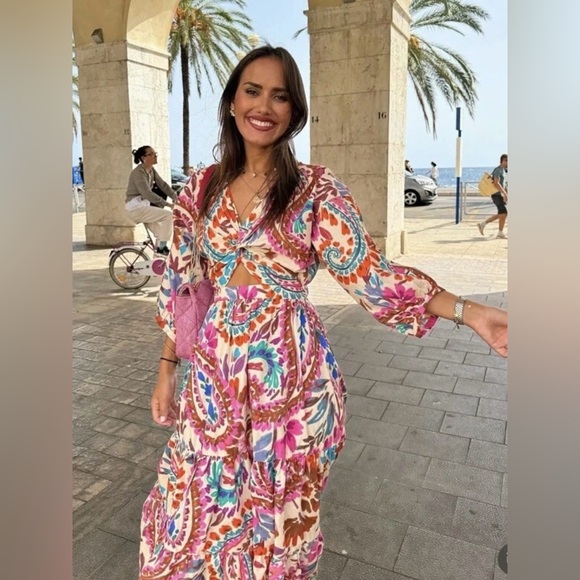 Zara Dresses & Skirts - ZARA Printed With Knot Tiered Balloon
Sleeves Multicolored NWT sz L